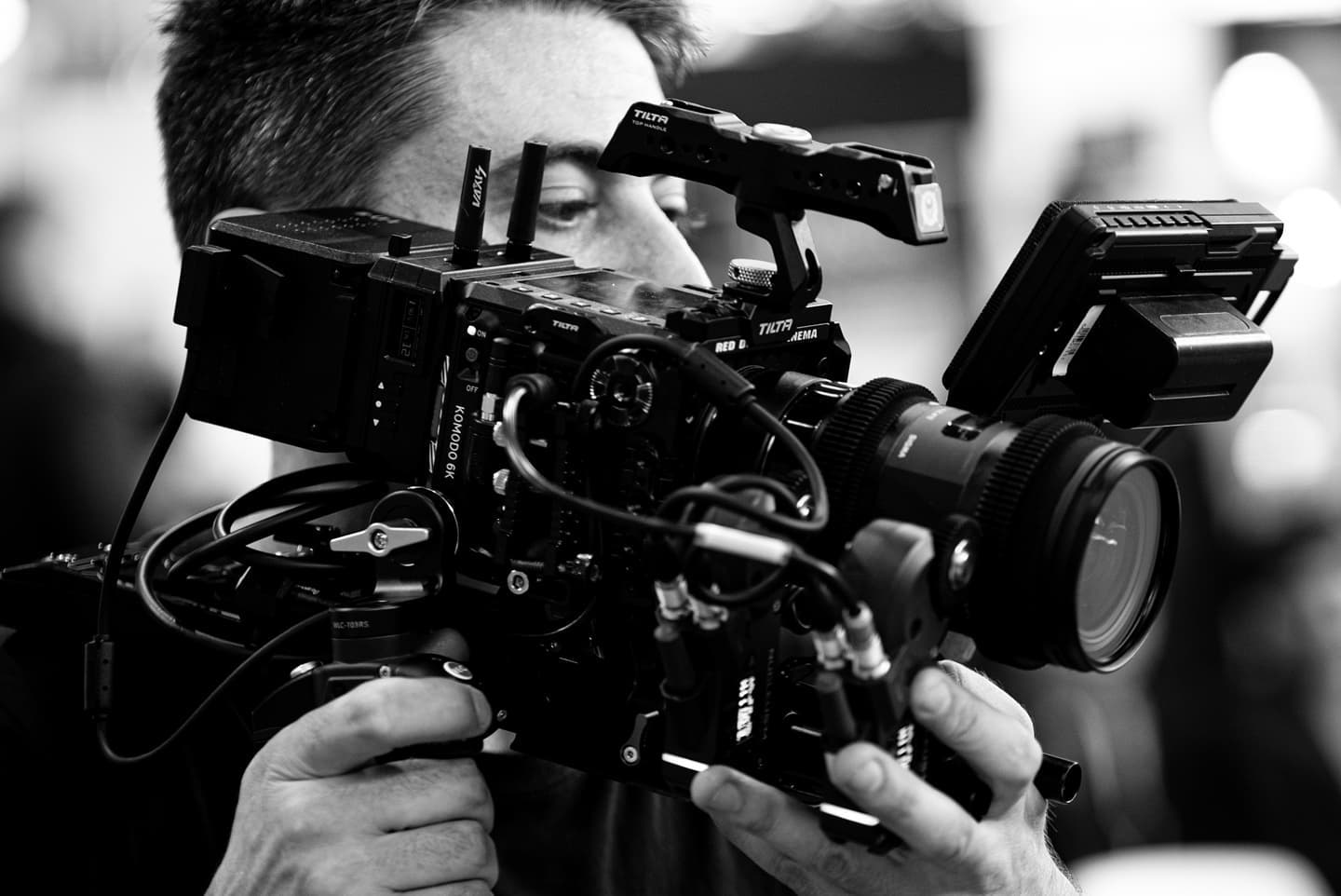 Souvenir du SIRHA 2021 à Lyon 
Notre opérateur et sa RED Komodo 

@reddigitalcinema @sirha_lyon

Photo : @maade.in

#red #redkomodo #reddigitalcinema
#reddigitalcamera #opv #sirha #sirha2021 #food #lyon #camera #movie #audiovisuel #film #ad #pub #agencevideo #videoproduction #videomaker #videocamera #sigma #tilta #6k #filmmaker